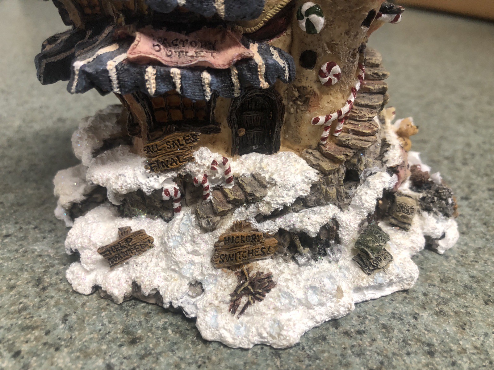 Boyds Bearly-Built Villages Elves-B-Us Workshop Christmas Village Elves 2001