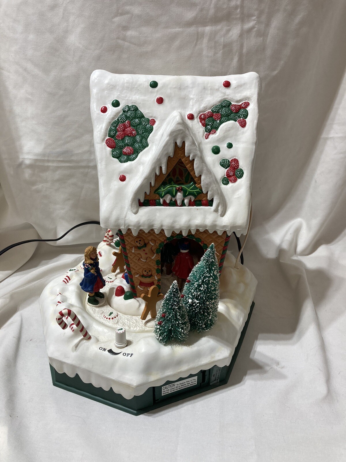 Holiday Creations Christmas Gingerbread House Animated Lighted Musical Vintage