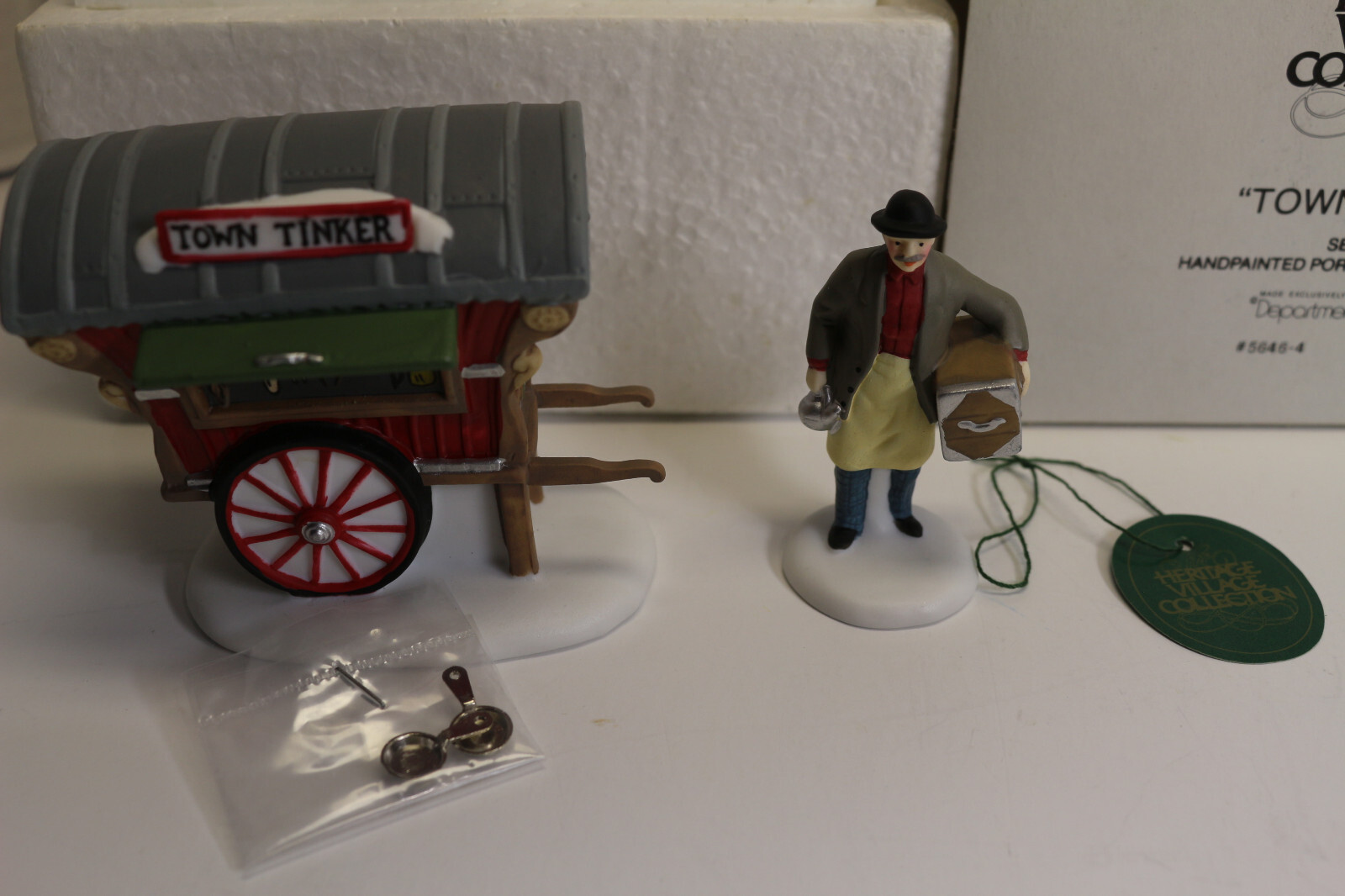 New in Box Dept 56 Heritage Village Collection ~Town Tinker~ #56464 Sealed Pans!