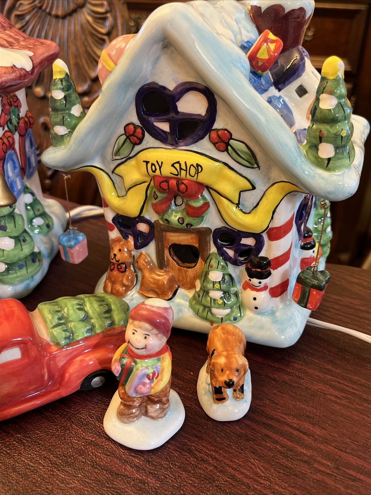 Elements Holiday Village Town Stores Ceramic Christmas Set, Lighted, 12pc, Nice!