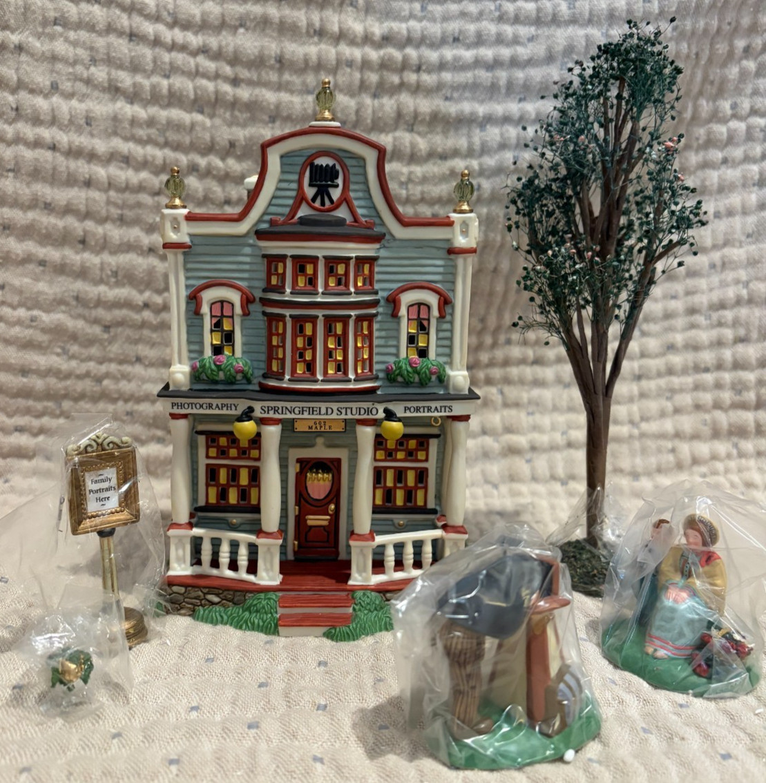 Dept 56 Springfield Studio #56634 New England Village Gift Set NEW IN BOX Set of