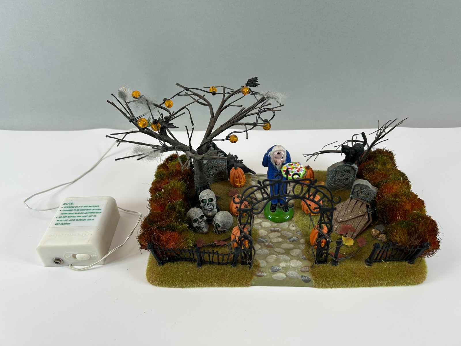 Department 56 Halloween Haunted Front Yard 56.52924 w/ Lights & Goulish Figure
