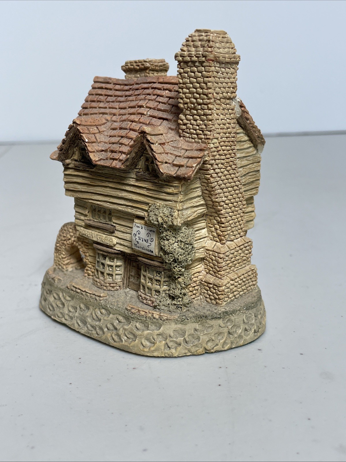 Vintage 1980 David Winter 4″ Wine Merchant Village House Cottage Great Britain