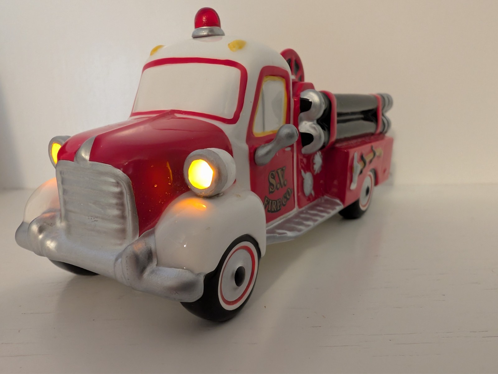Dept 56 – Original Snow Village #54952 “Village Fire Truck” w/ working lights