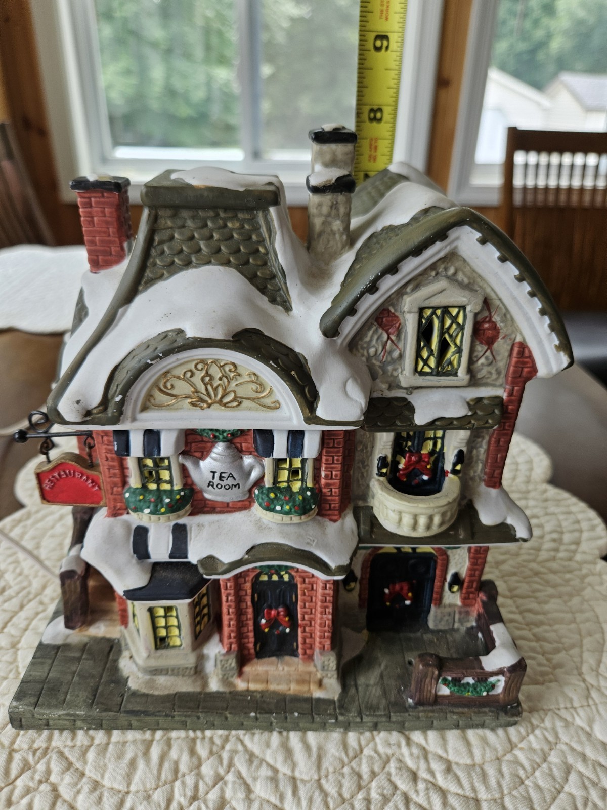 Dept. 56 Vintage Tea Room ’99 Grandeur Noel 6″x8″x9″.