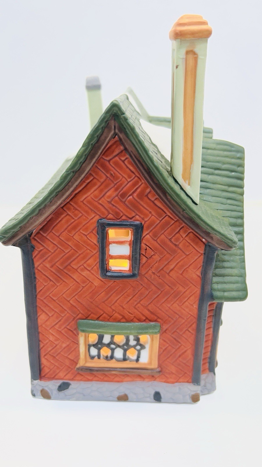 Dickens Keepsake “ Pottery” Porcelain Lighted House Heartland Valley Excellent