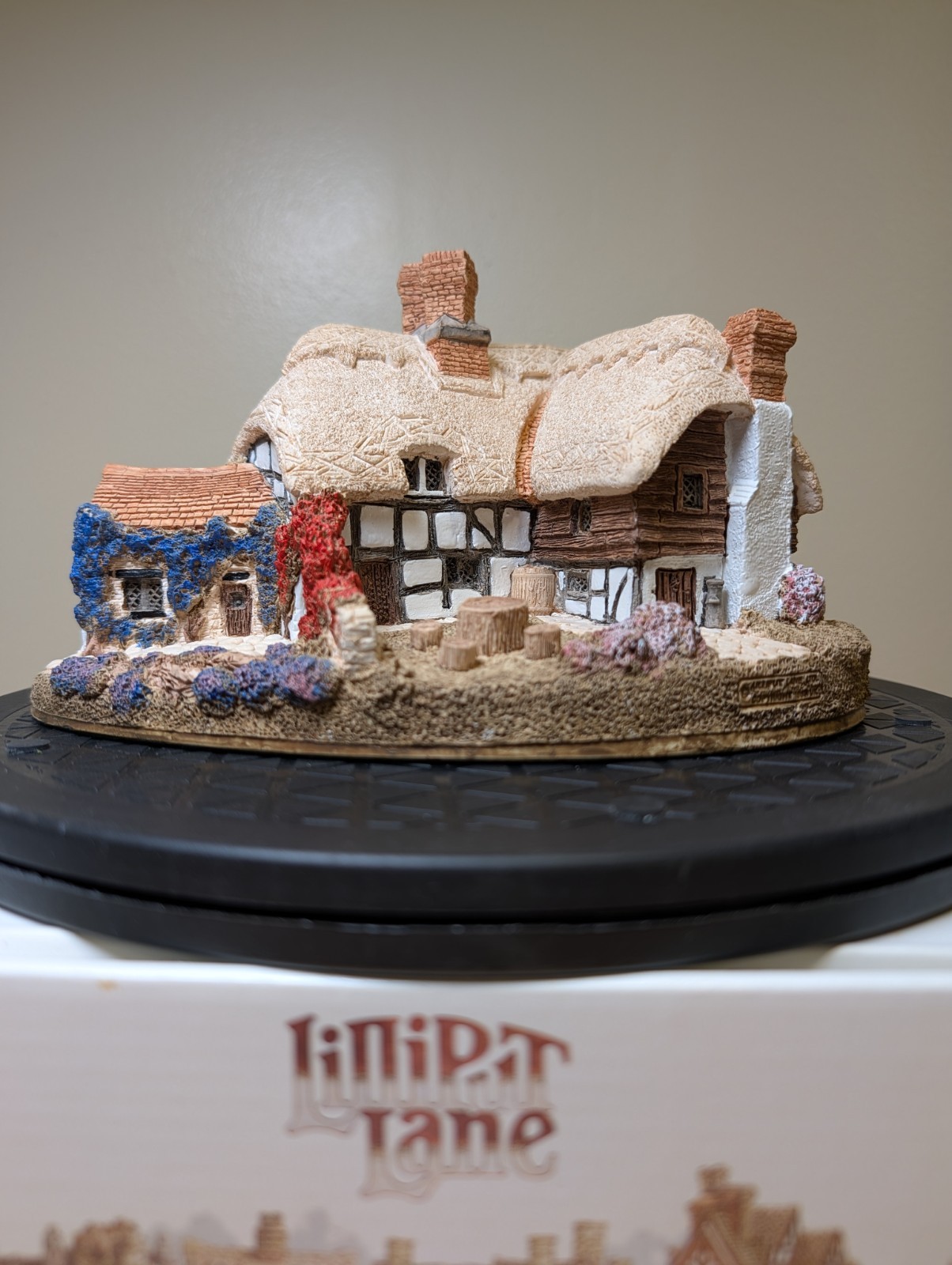 Lilliput Lane “Thatcher’s Rest”, 1983, Signed By Master Painter Gayle Greer