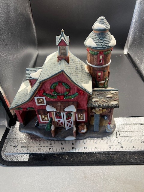 Heartland Valley O’Well Christmas Village Barn Farm Building w/ Silo 2002 HTF