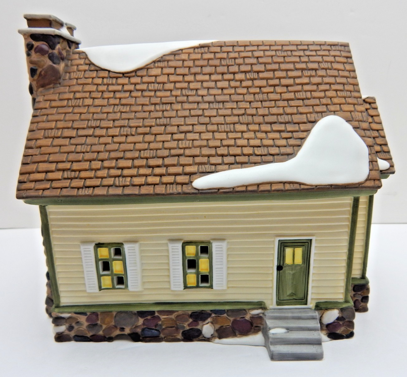 Dept 56 Collectors Club House #54800 Old Stock w/Light Cord, Box Figurine