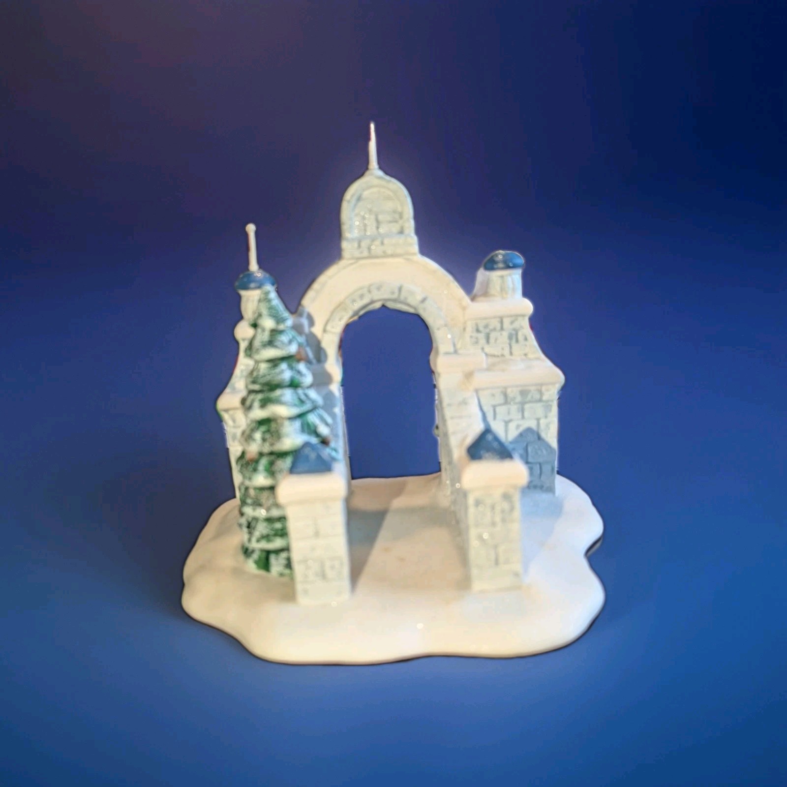 Department 56 Heritage Village Collection NORTH POLE GATE 56324 Retired Vintage