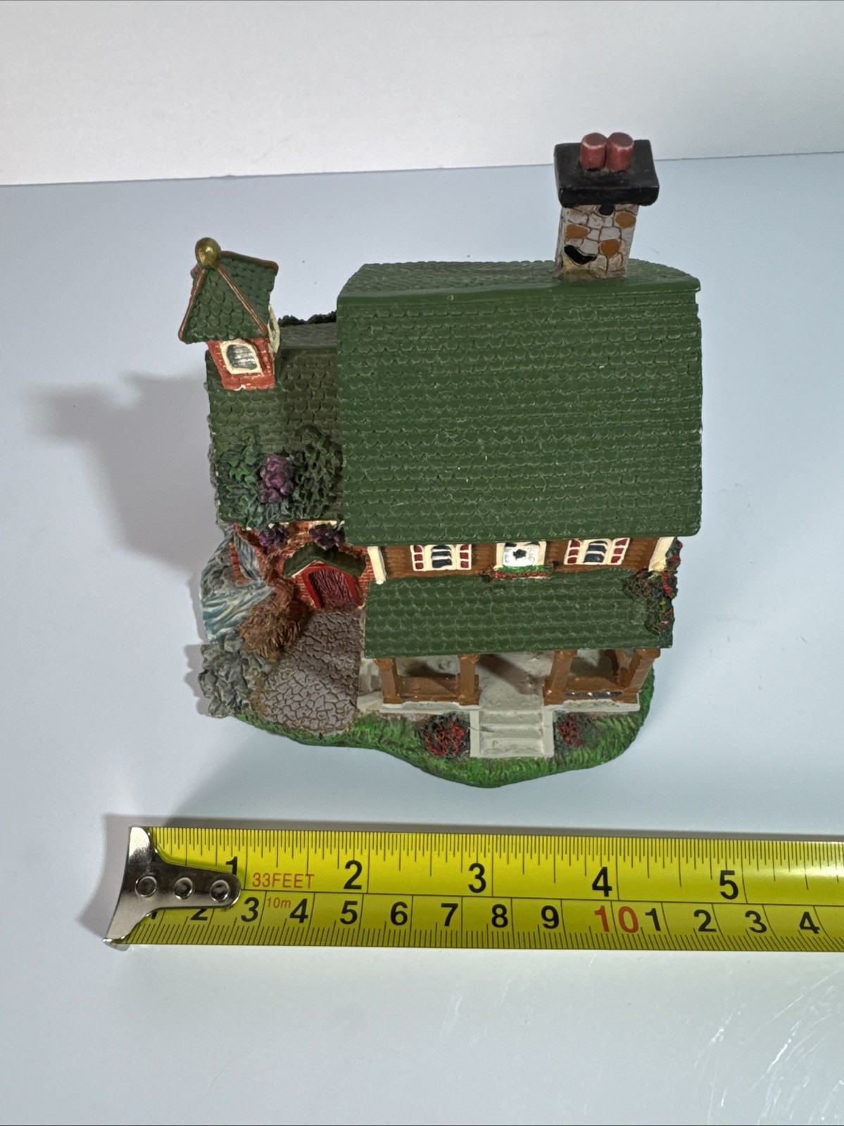 1995 Santa’s Best Water Wheel House Green Roof Christmas Village 4.25″