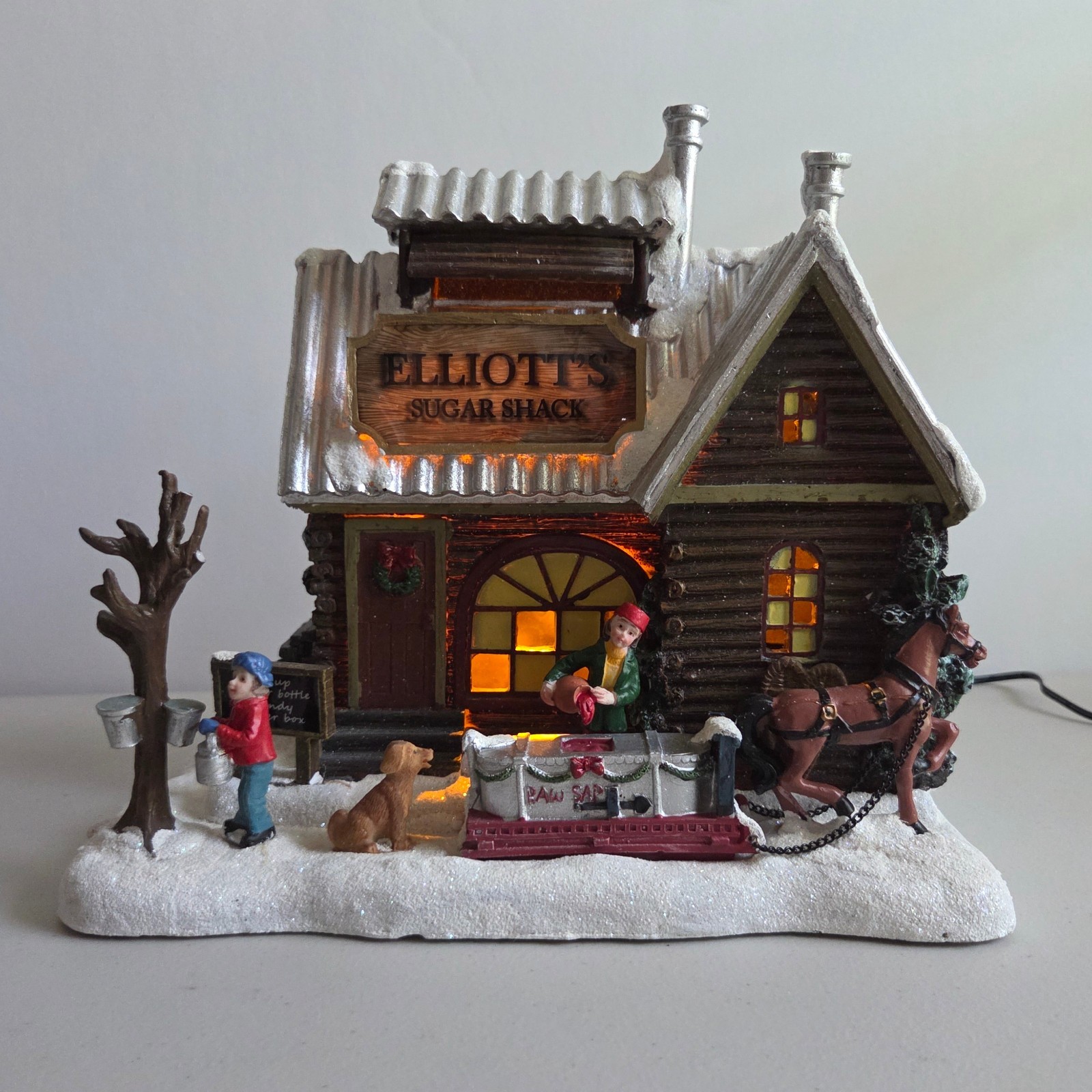 Carole Towne 2019 Collection Elliott’s Sugar Shack Village Cabin Building Lights