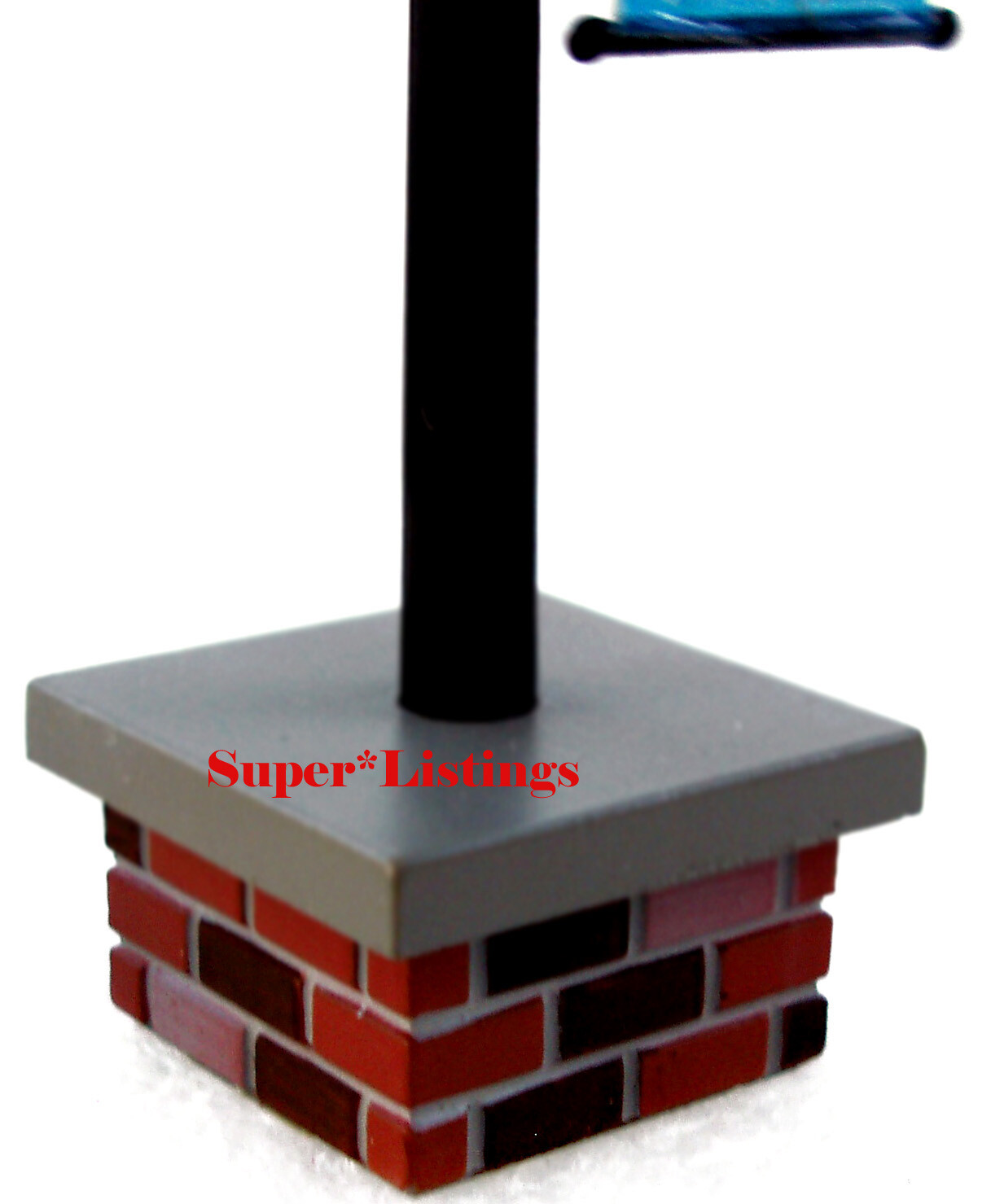 Dept. 56 Seasonal Lamppost with Banner Hearts reads Happy Valentine’s Day 53048