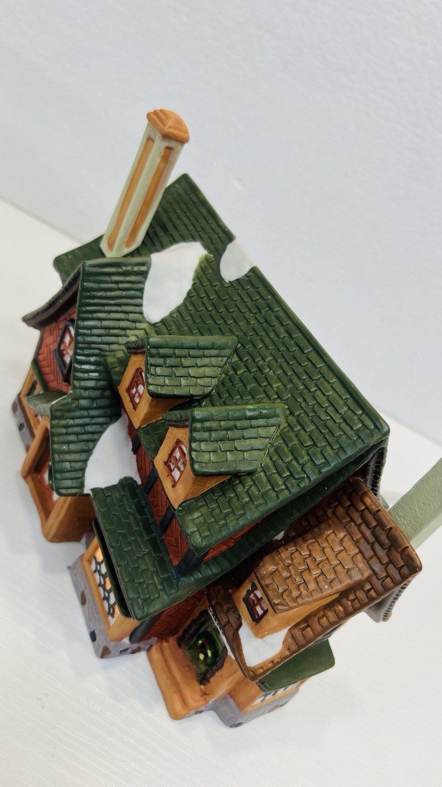Dickens Keepsake “ Pottery” Porcelain Lighted House Heartland Valley Excellent