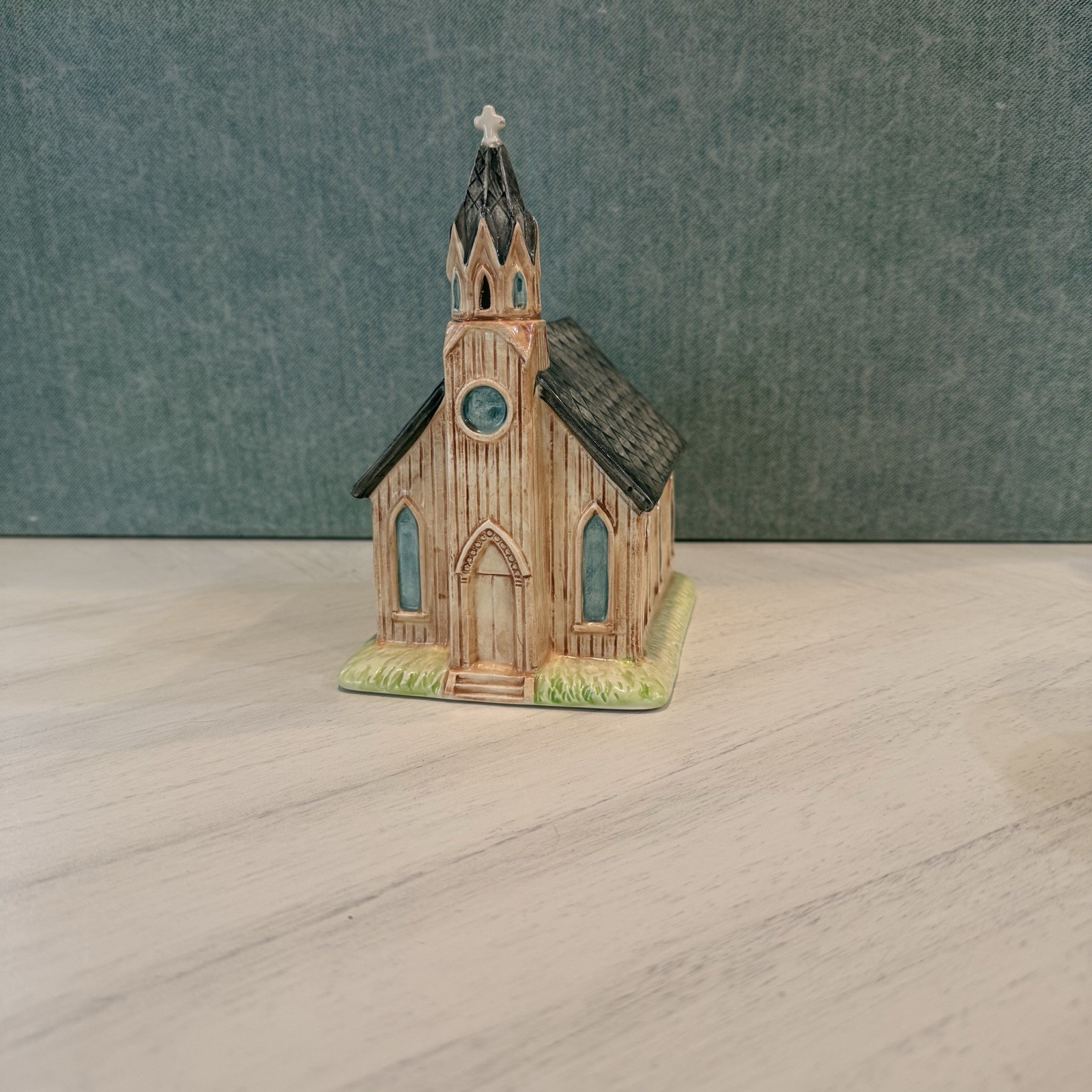 Vtg Porcelain Ceramic Little Brown Gothic Church Music Box Bank Roman EUC VIDEO