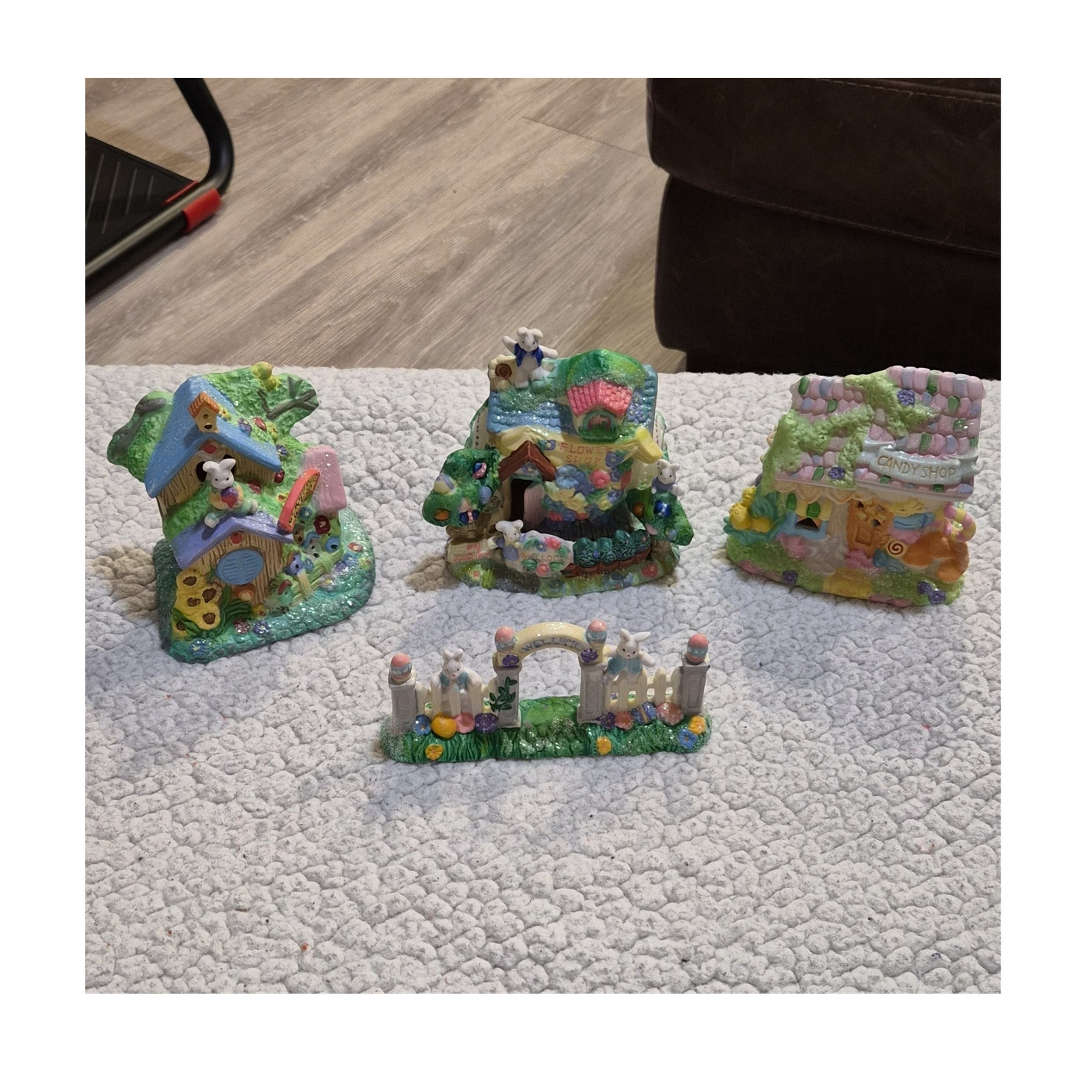 Hoppy Hollow Easter Village Ceramic Houses & Fence Set Hand Painted 2003