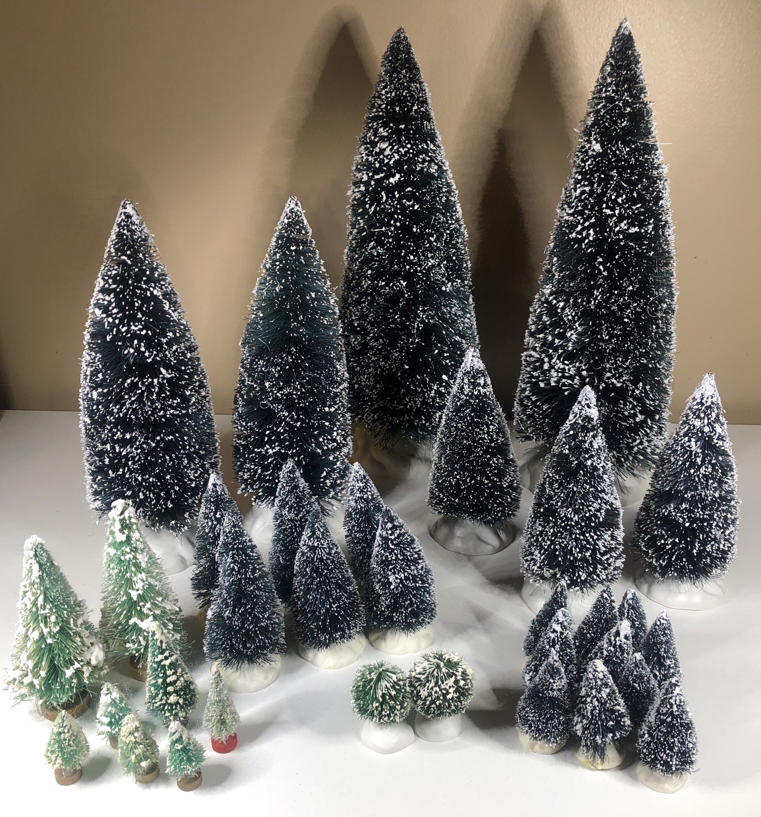 LEMAX & DEPT 56 Christmas Village Accessories 33 BOTTLE BRUSH TREES Landscaping