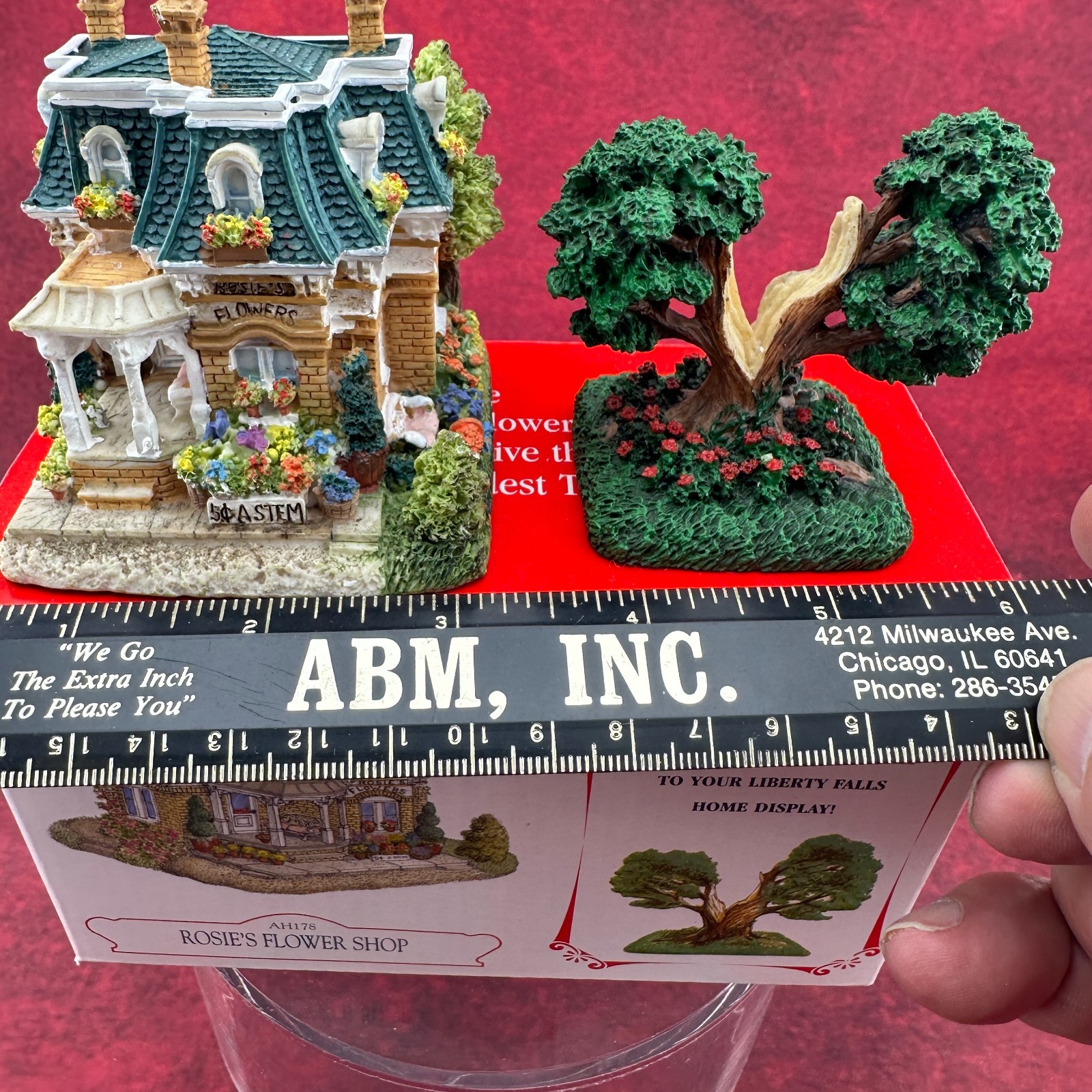 LIBERTY FALLS AMERICANA COLLECTION “ROSIE’S FLOWER SHOP AH 178 , THE OLDEST TREE