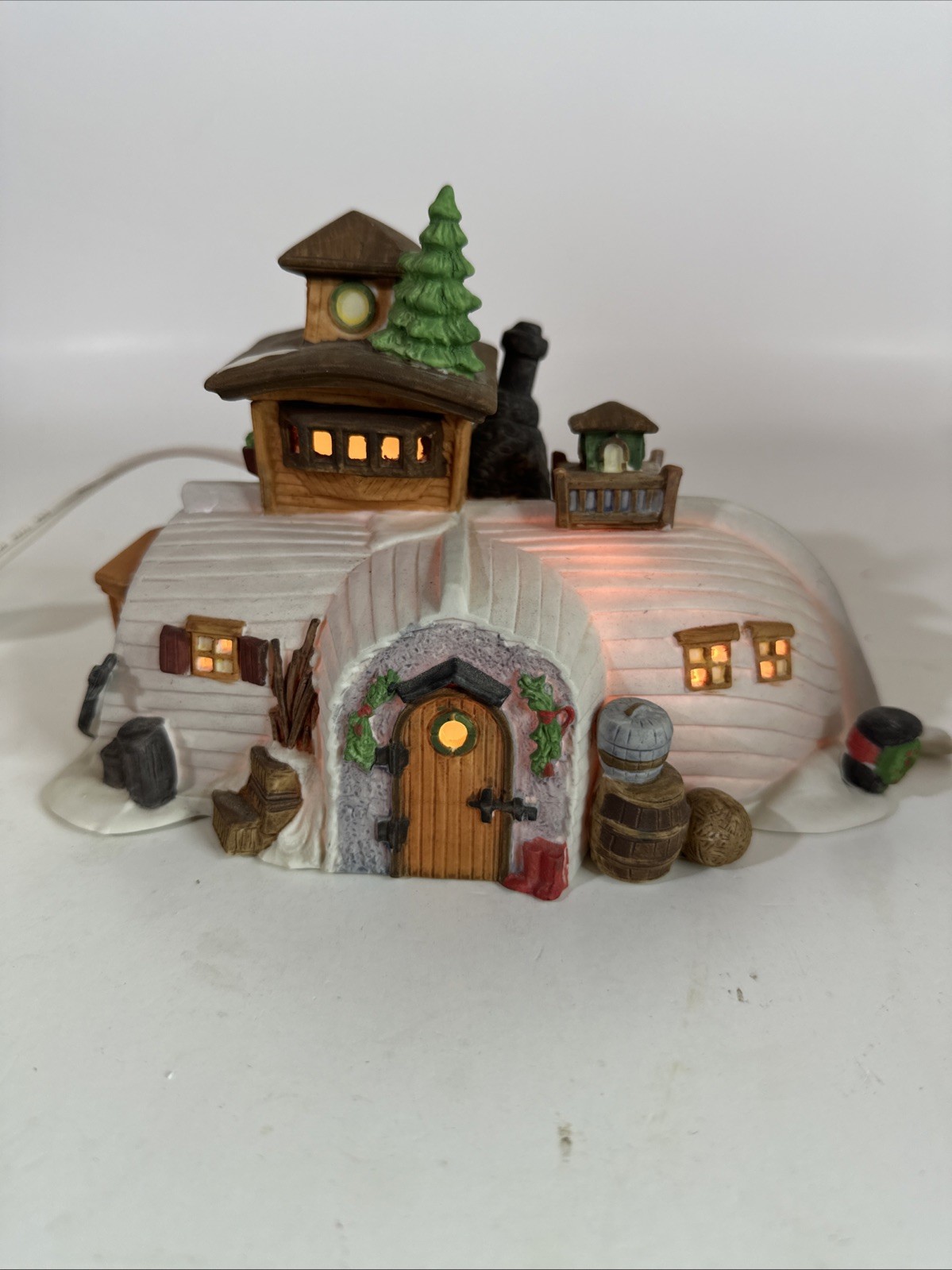 Dept 56 Dickens Village David Copperfield “PEGGOTTY’S SEASIDE COTTAGE #5550-6