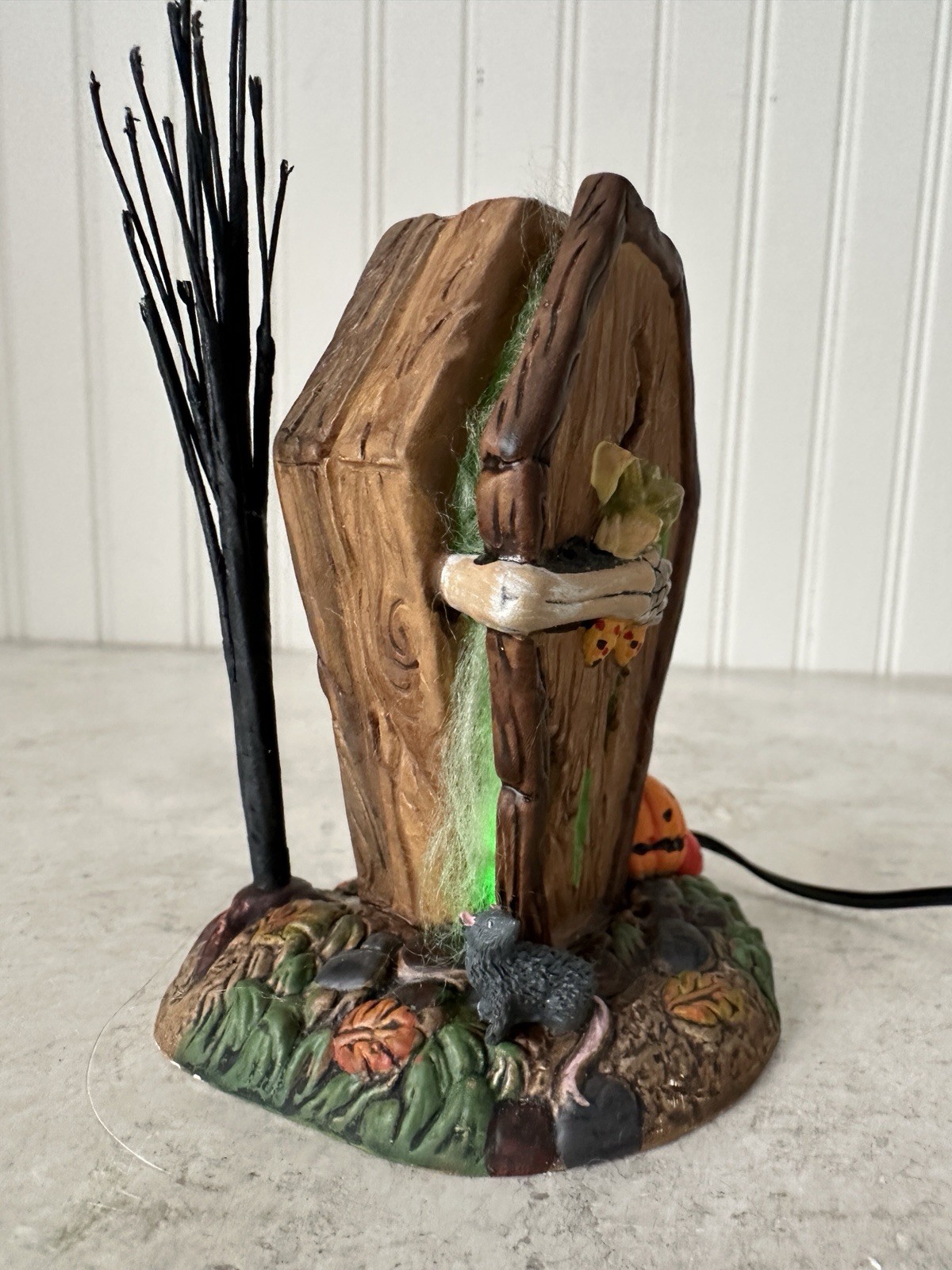 Dept 56 Halloween Dying To Get In Outhouse Village Accessories 4024037 In Box