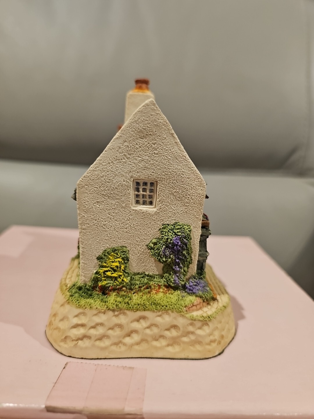 Vintage David Winter Cottages 1991 FOGARTY’S Original box & Authenticity Card
