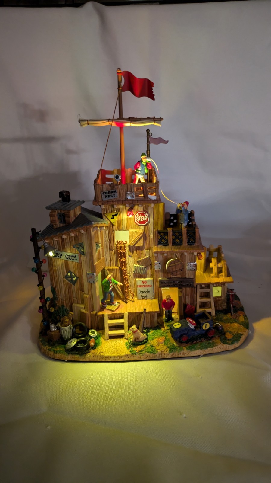 2010 LEMAX Signature Collection Christmas Holiday Village David’s Fort #04218
