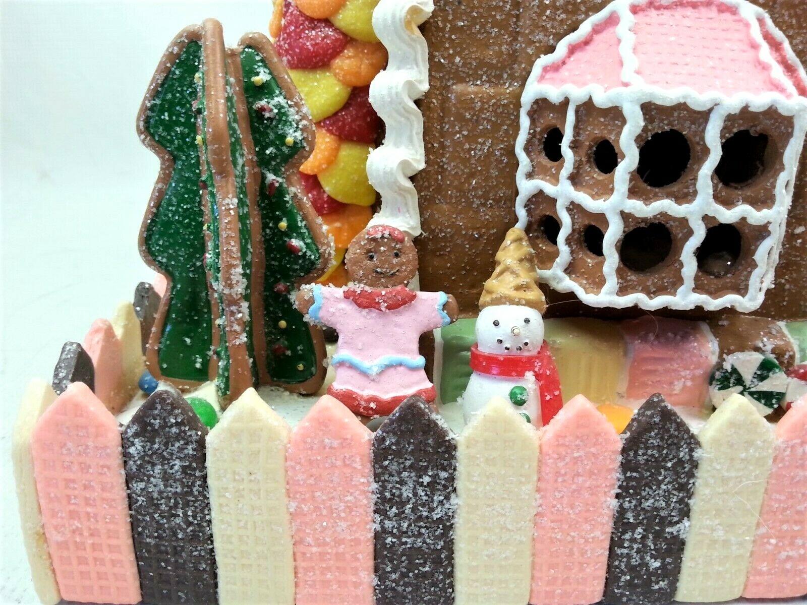 Traditions Lighted Gingerbread House ORIGINAL BOX Christmas Ceramic Resin 433439