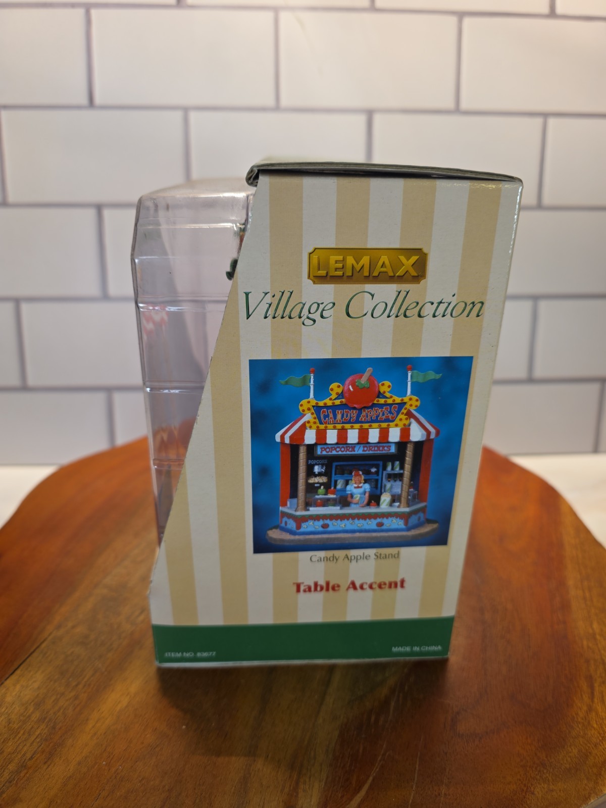 LEMAX Village Collection Candy Apple Stand