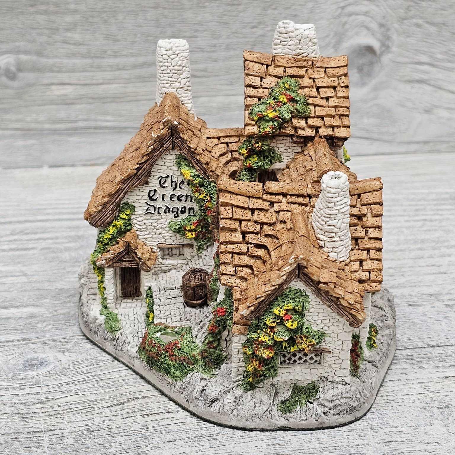 David Winter Green Dragon Pub English Village Cottage 4.5in Hand Painted