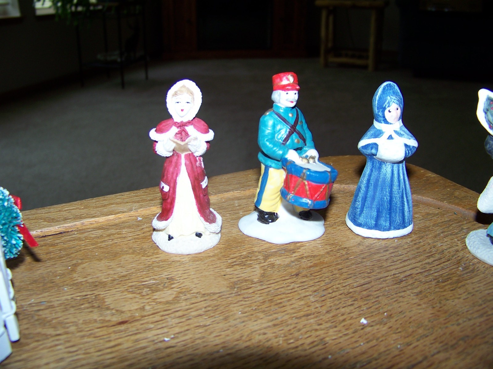 Lot of 6 Christmas Village Accessories Santa & Town’s People Vintage Nice