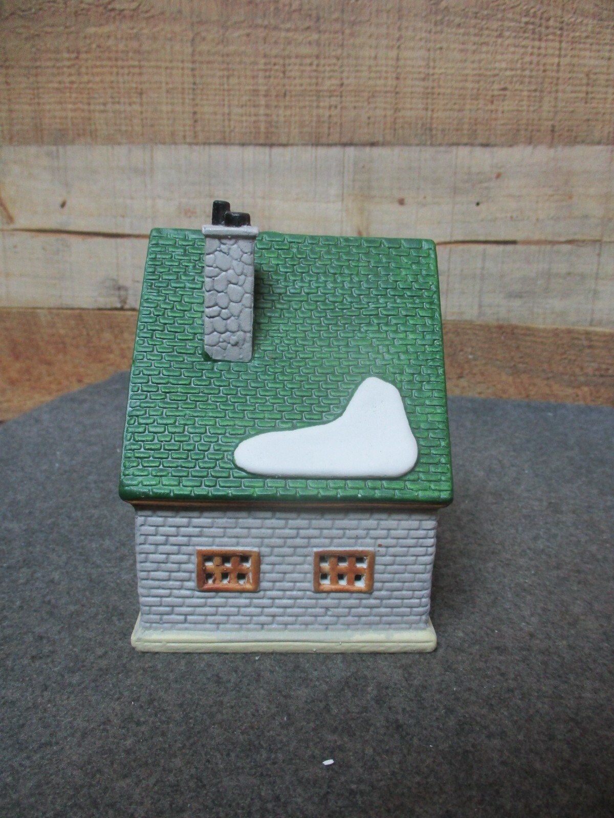 Lemax Hearthside Village “Thorne’s Gallery” 1995