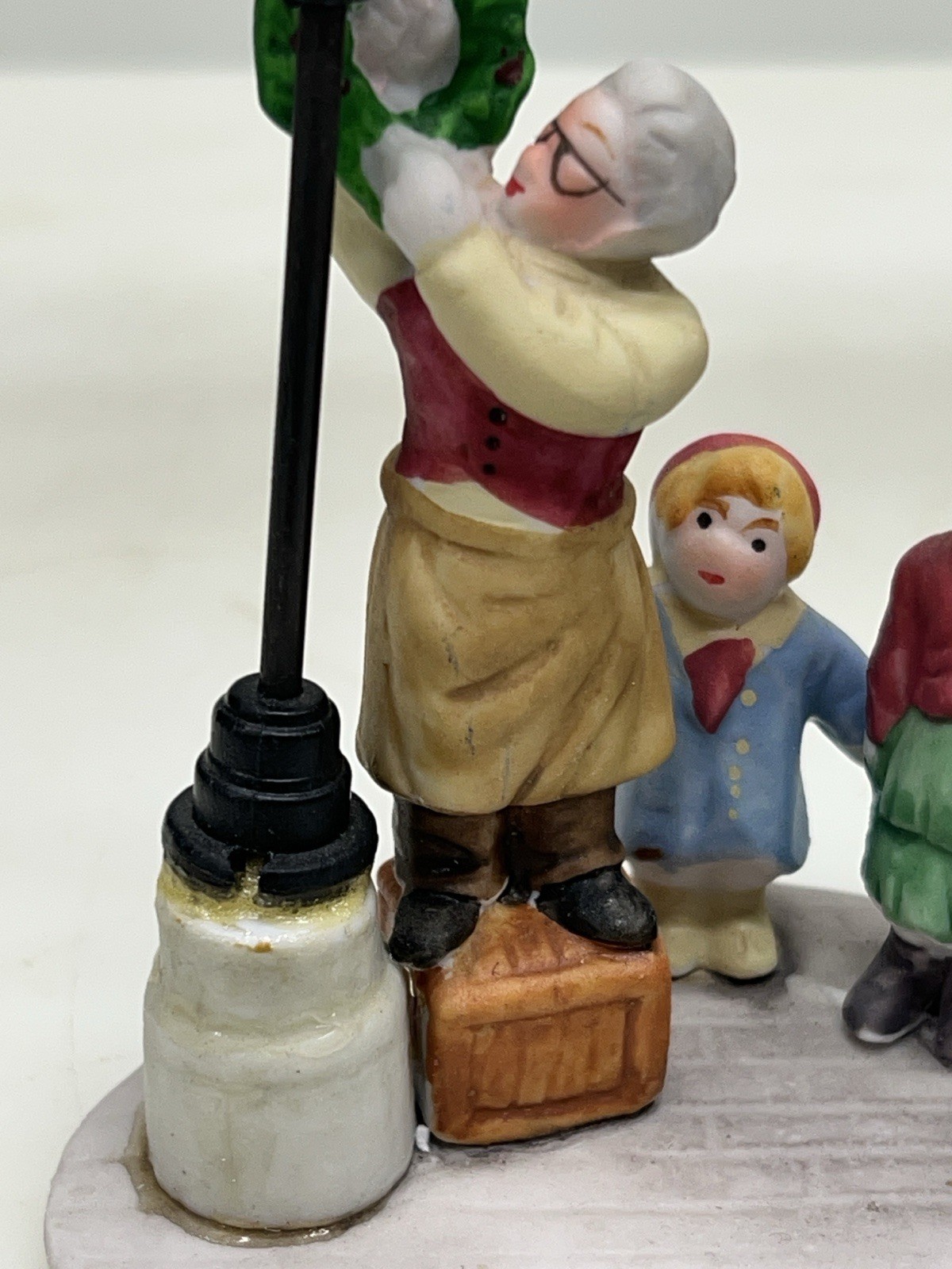 Lemax Hearthside Village “The Old Lamplighter” Porcelain Accessory Retired