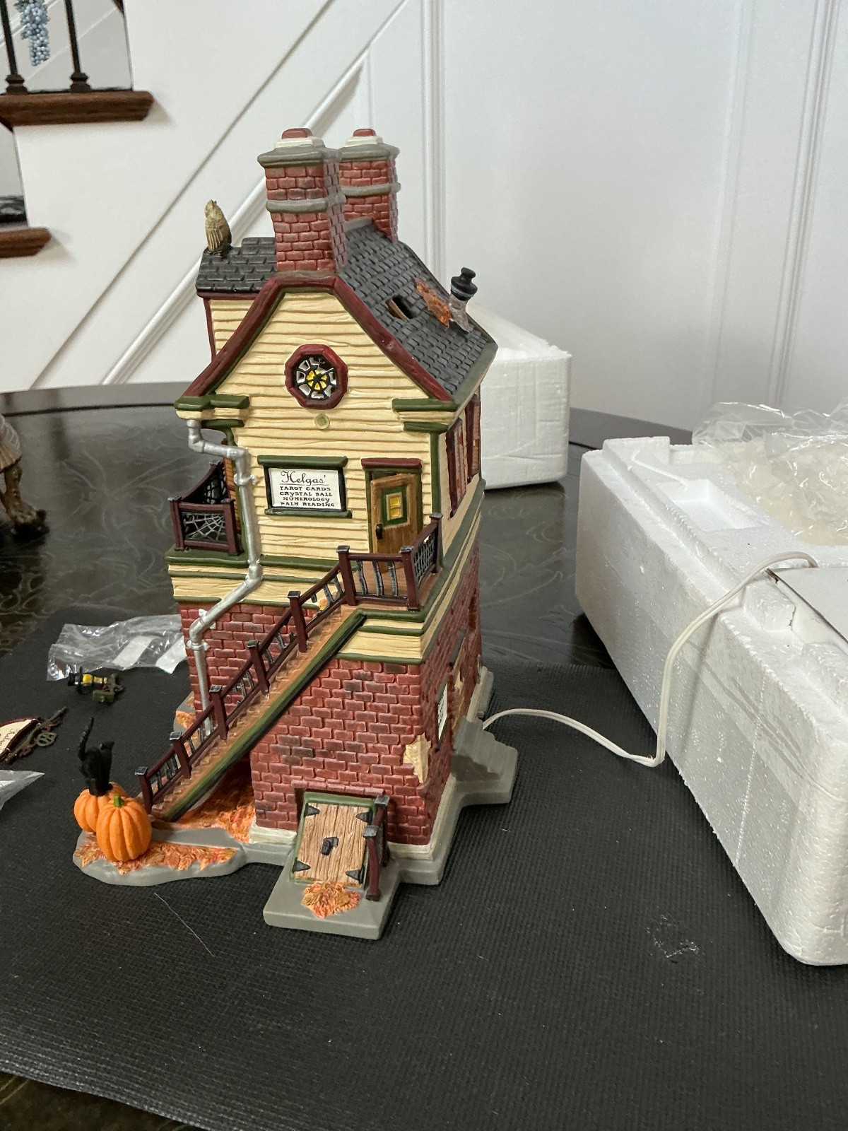 Dept 56 Snow Village Helga’s House Of Fortunes 55316 NEW Halloween House MINT