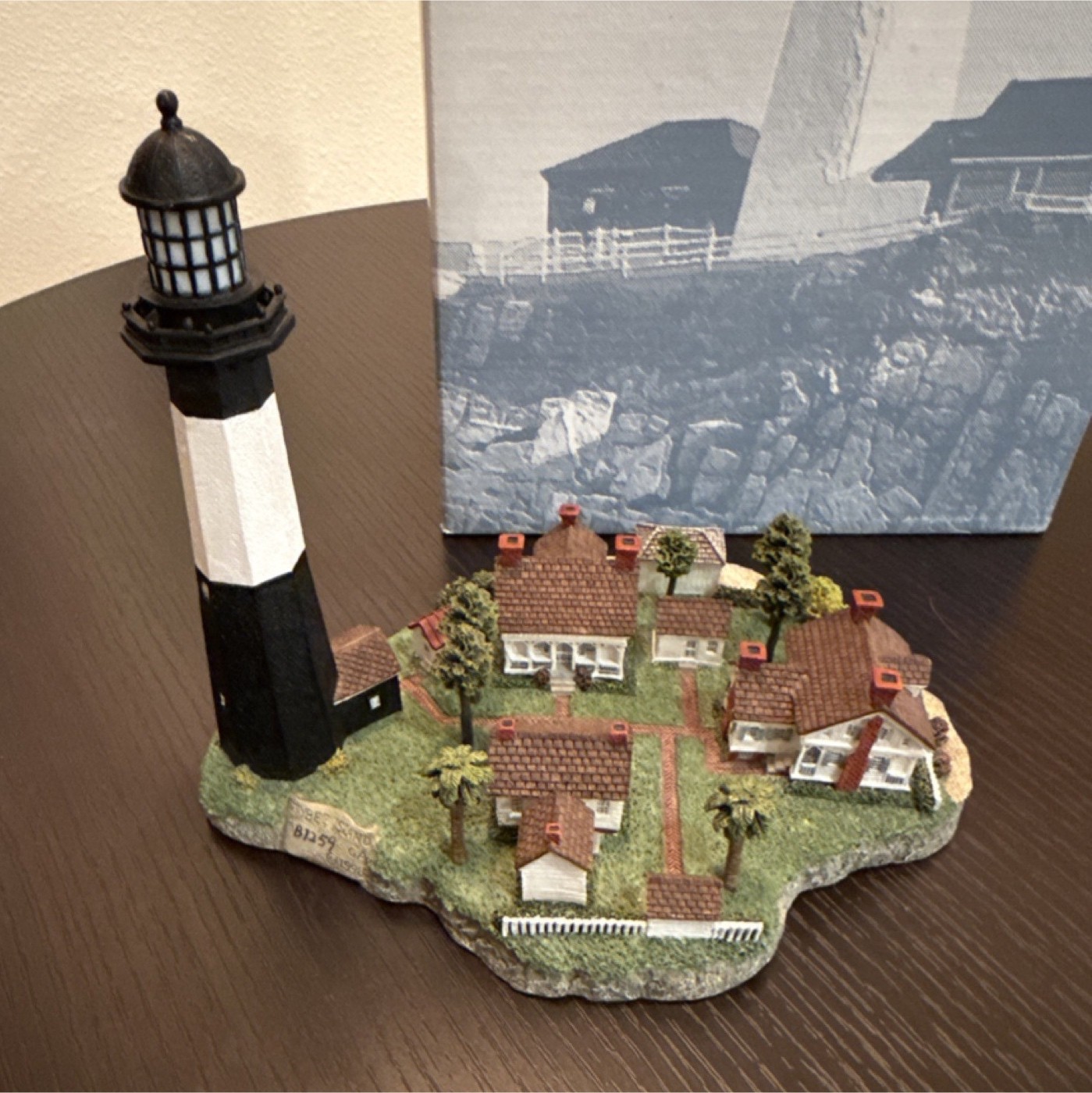 Harbour Lights Signature Series Tybee Island Lighthouse Resin Boxed 1998