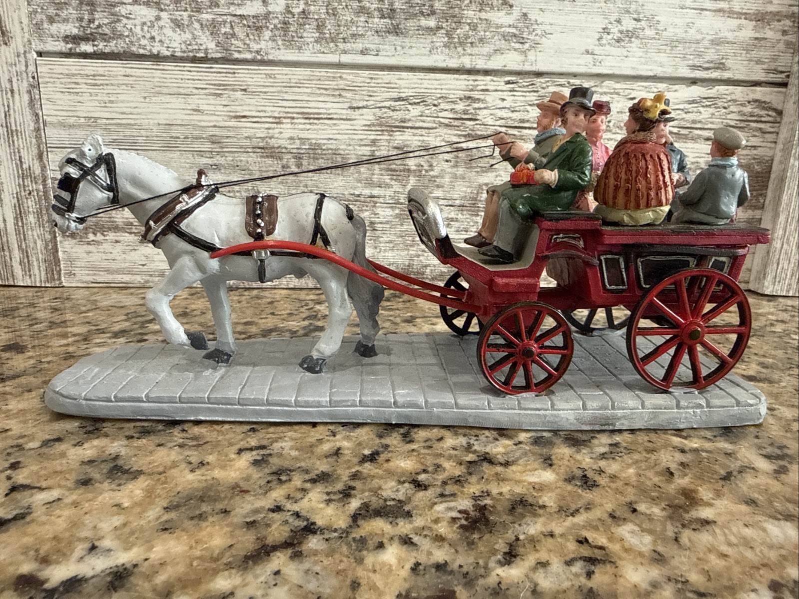 Coventry Cove By Lemax – CARRIAGE RIDE 3841 – Table Accent – 2010