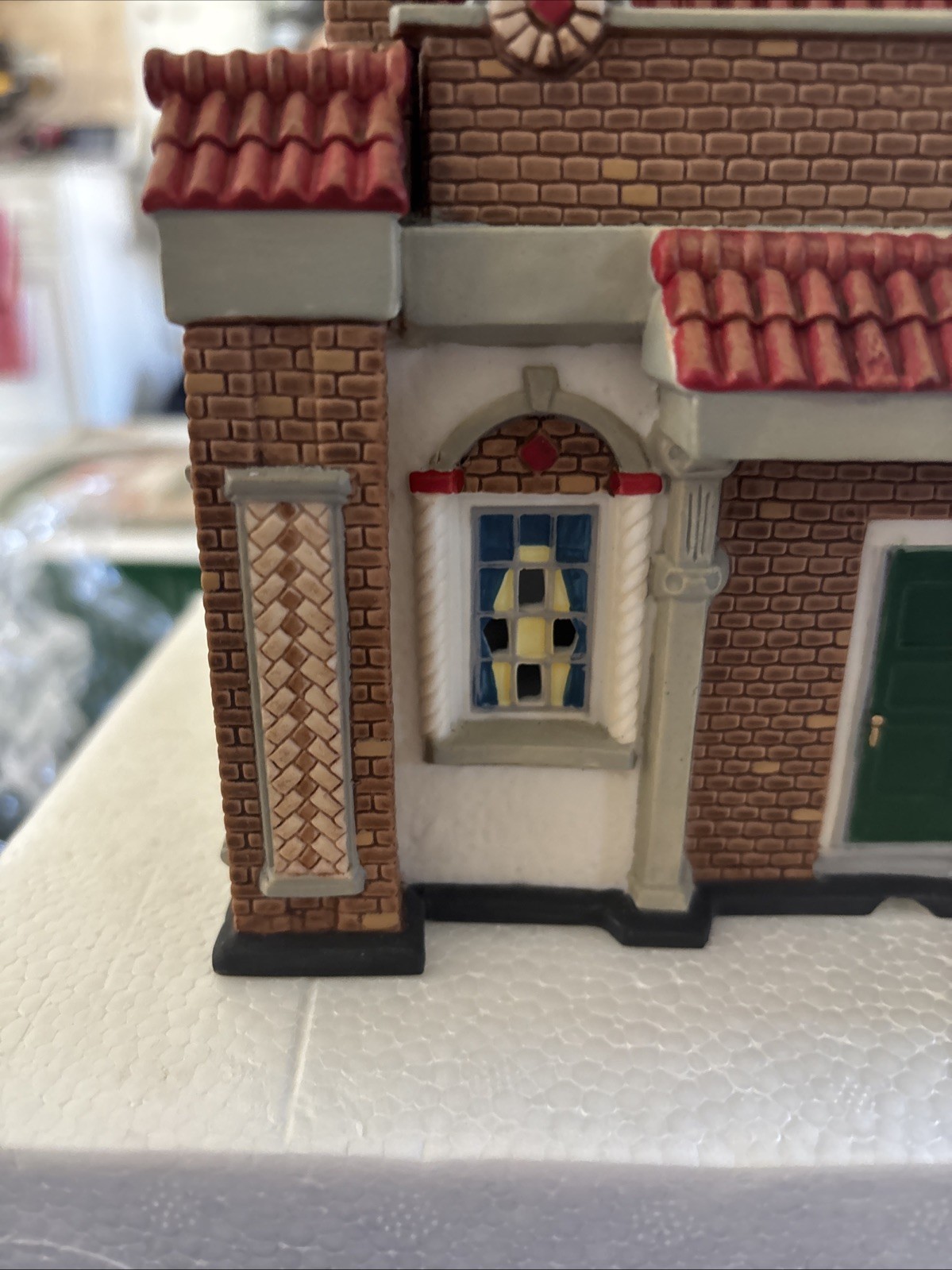 Dept. 56 Christmas In The City 2000 Mrs. Stover’s Bungalow Candies #56.58917