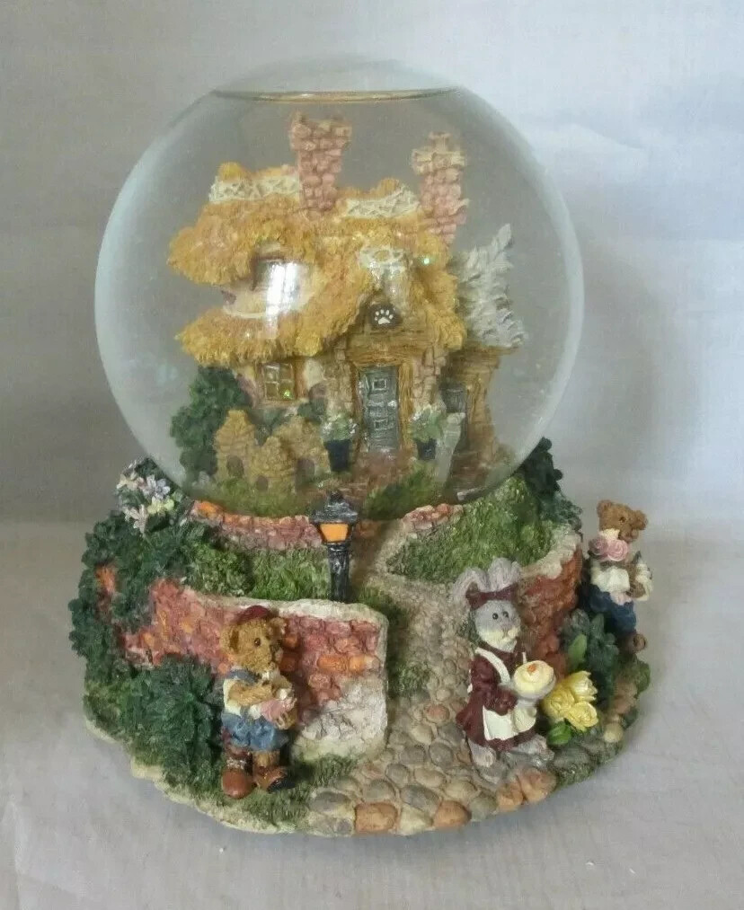 Boyds Town Village BAILEY’S COTTAGE.WATER GLOBE 1E MUSICAL New IN Box
