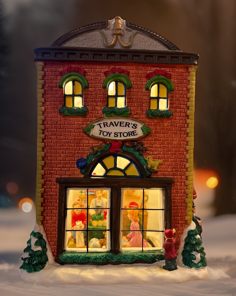 Victorian Village Collectibles “Traver’s Toy Store” Porcelain Building Mint