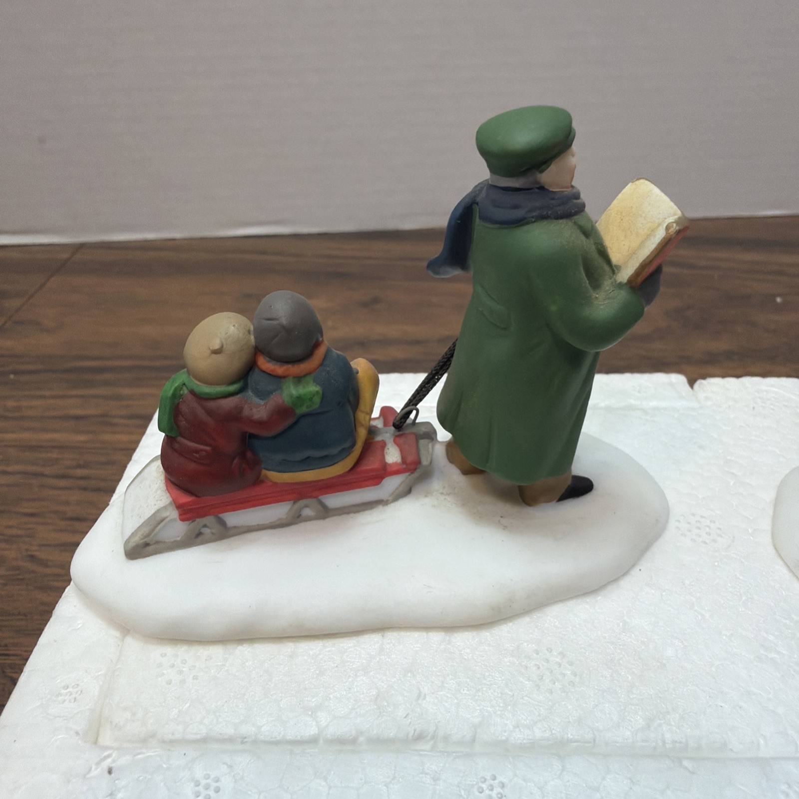 Dept 56 Heritage Village Collection Caroling Through the City 3pc Figure Set