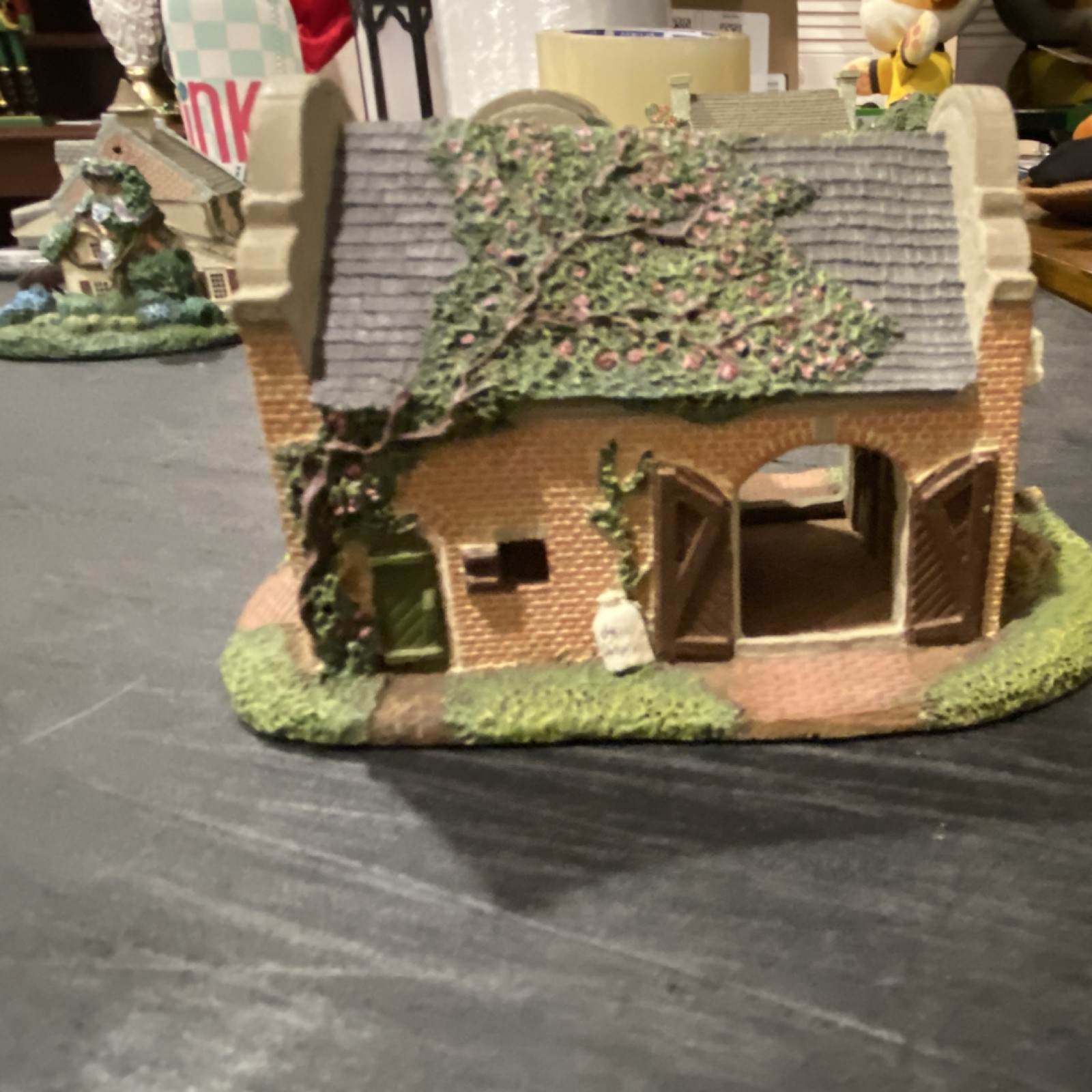 Turner Gone With The Wind Tara Stable House by Kenneth & Hope LeVan, Ceramic