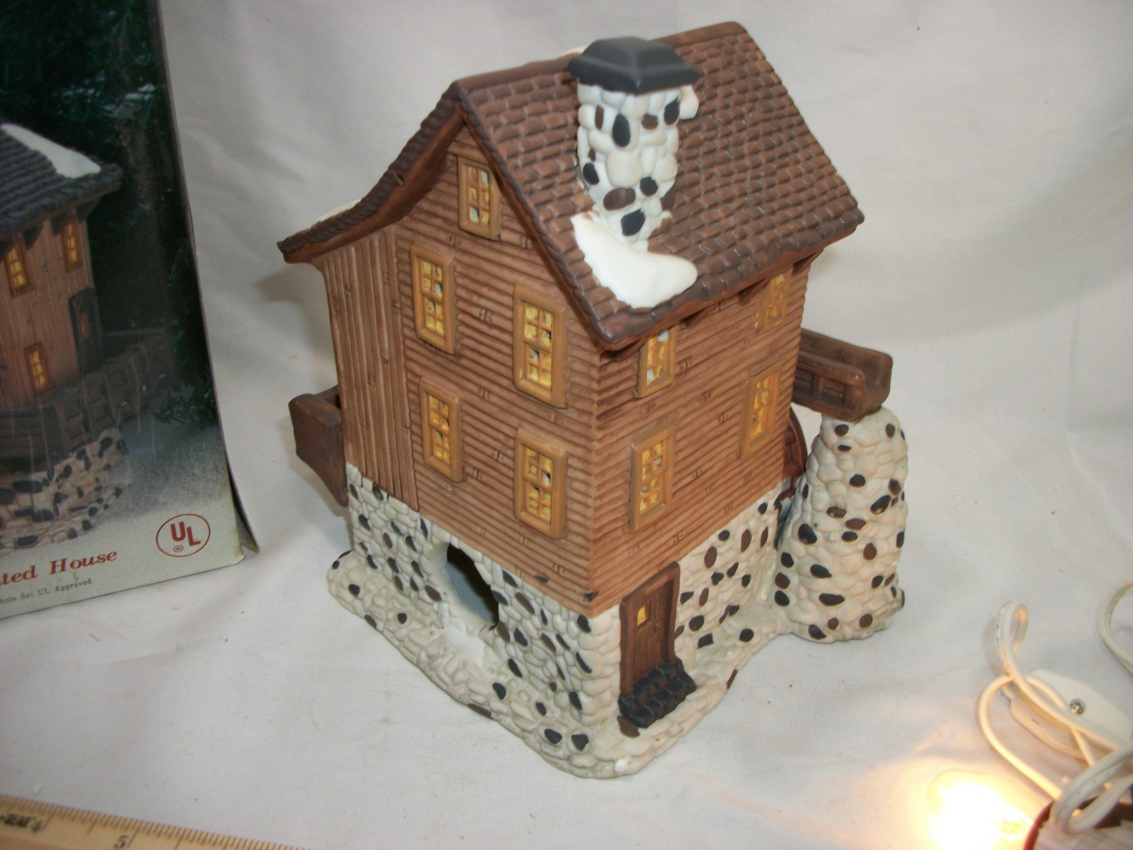 Winter Valley Village – The Mill w box and light complete