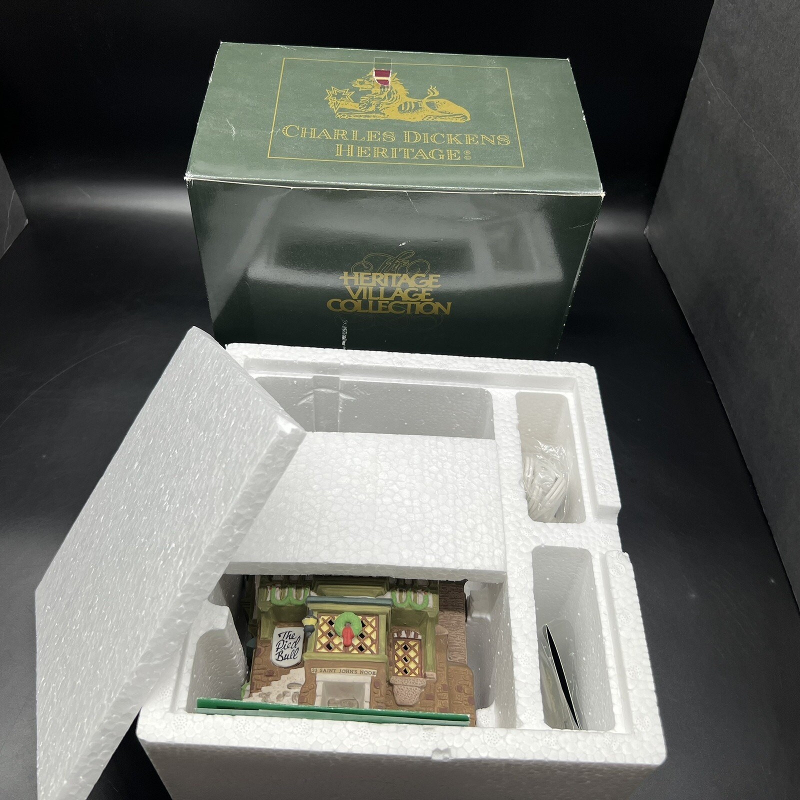 Dept 56 Heritage Village Collection The Pied Bull Inn w/ Box Light & Literature