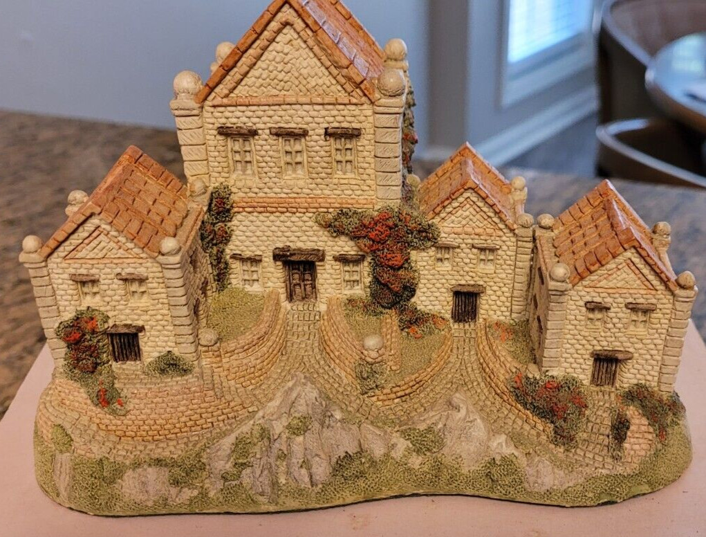 ALMS HOUSE by David Winter Cottages 1983 Very Early Piece