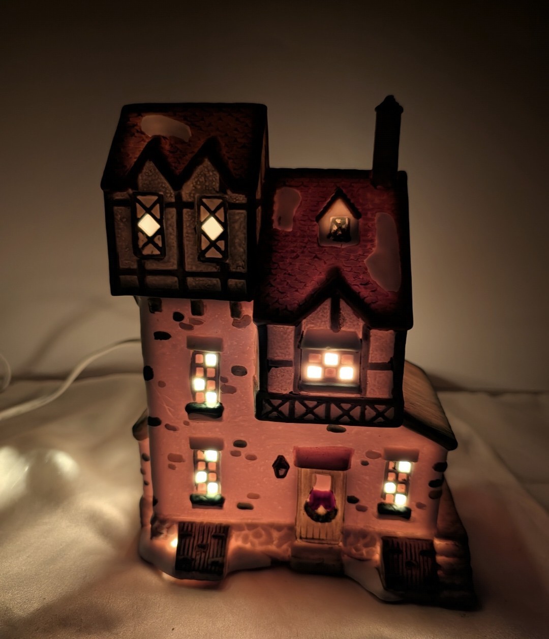 Dickens Collectable Christmas Village Towne Series Hand Painted 1995 No Box Vtg