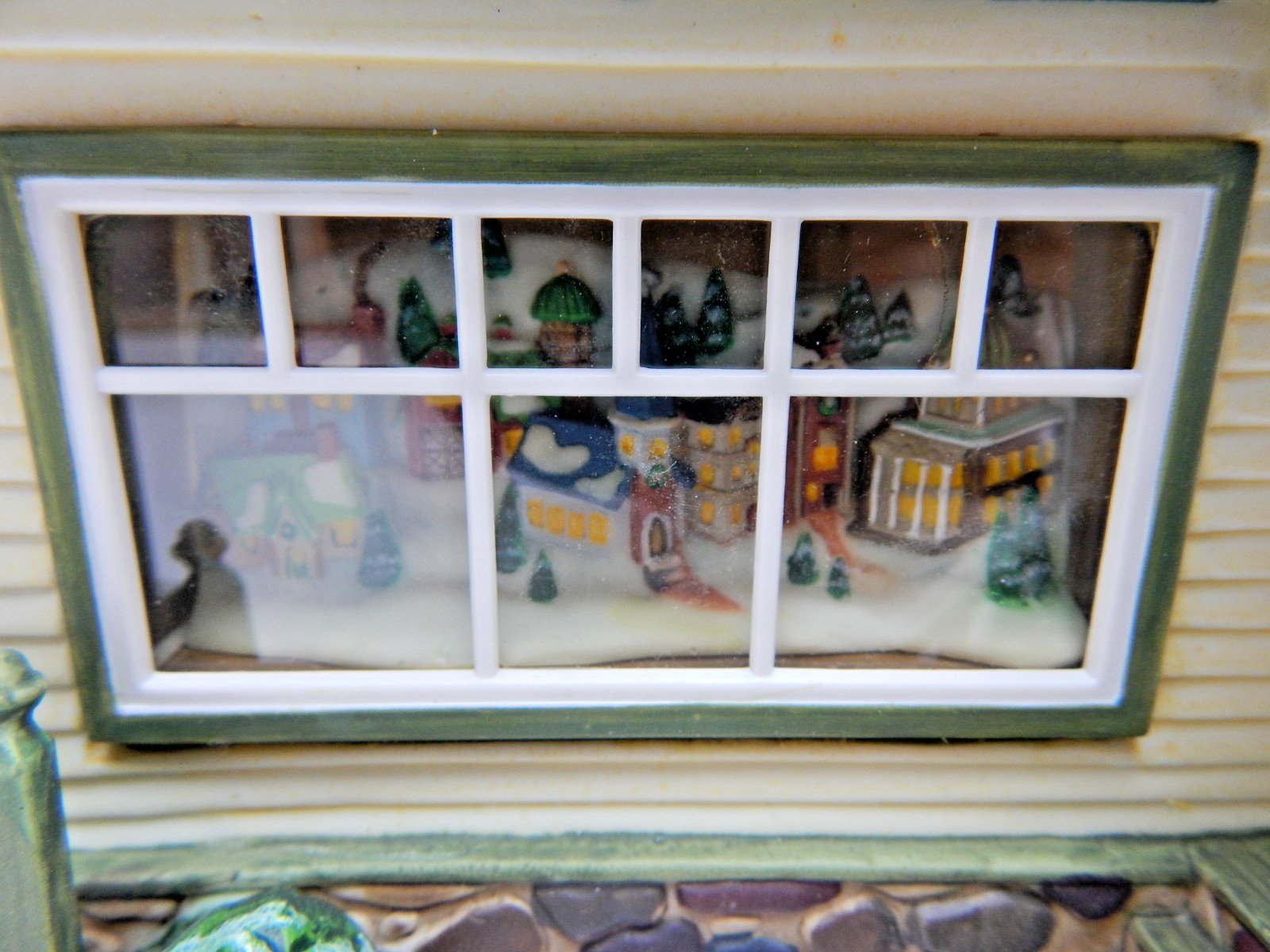 Dept 56 Collectors Club House #54800 Old Stock w/Light Cord, Box Figurine