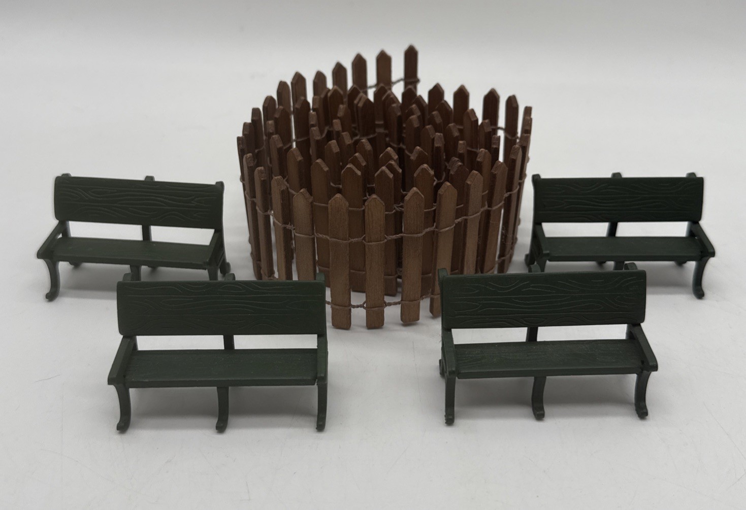 Dept 56 4 Green Metal Park Benches And 1 Brown Wooden Fence