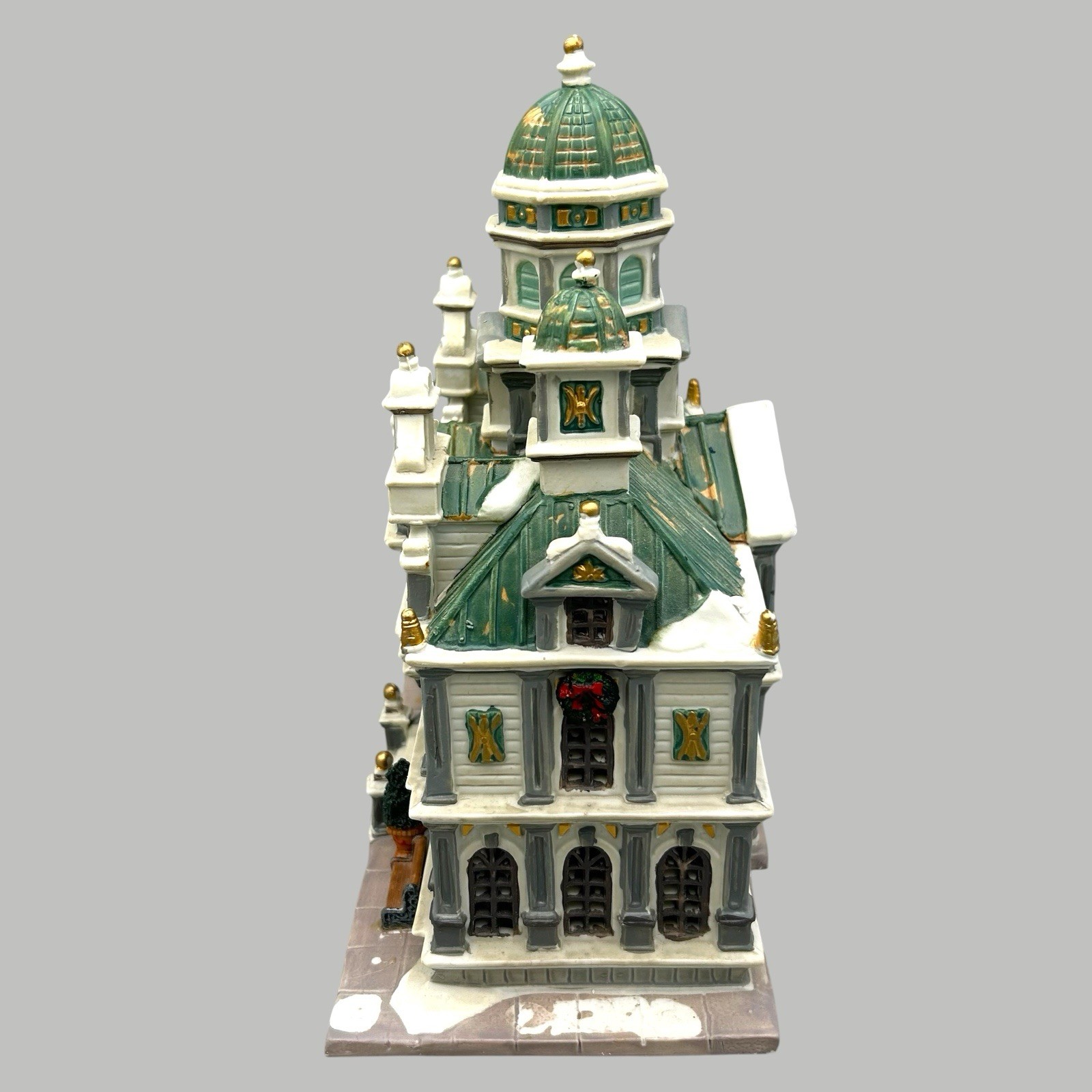 Lemax Village Collection Town Hall Porcelain 2004 Caddington Village Ships Quick