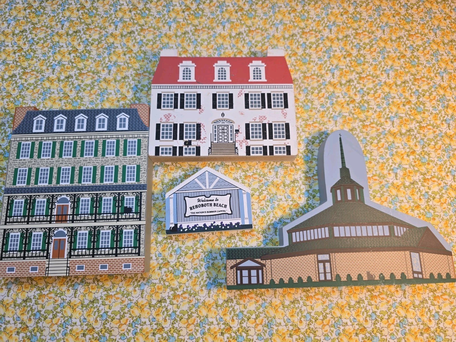 Cat’s Meow Lot 4 Ellicott City & Frederick, Maryland Buildings & Delaware Sign