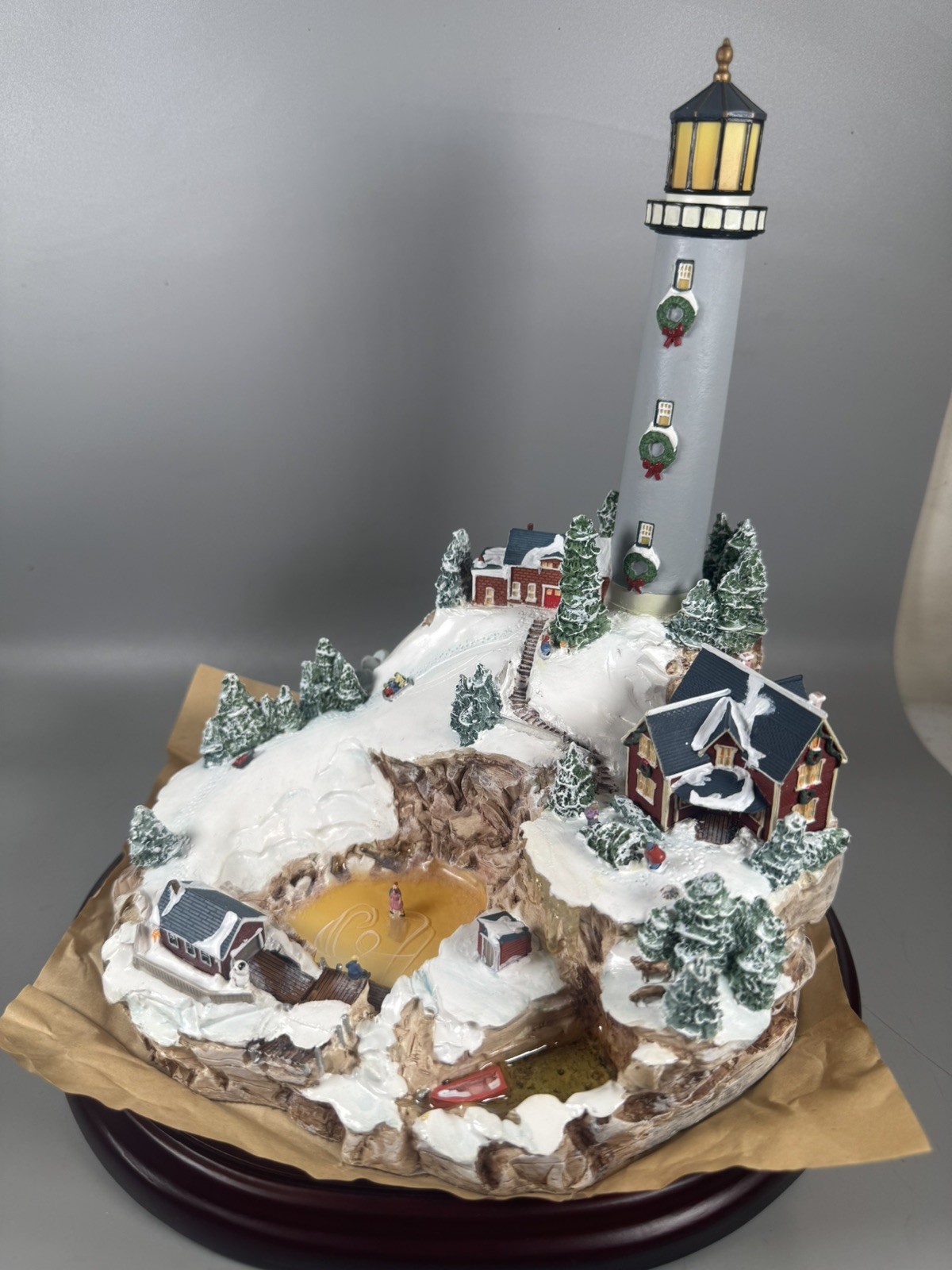 Lenox Light at Holiday Harbor Lighthouse Figurine w/ Box 9×8 Inch
