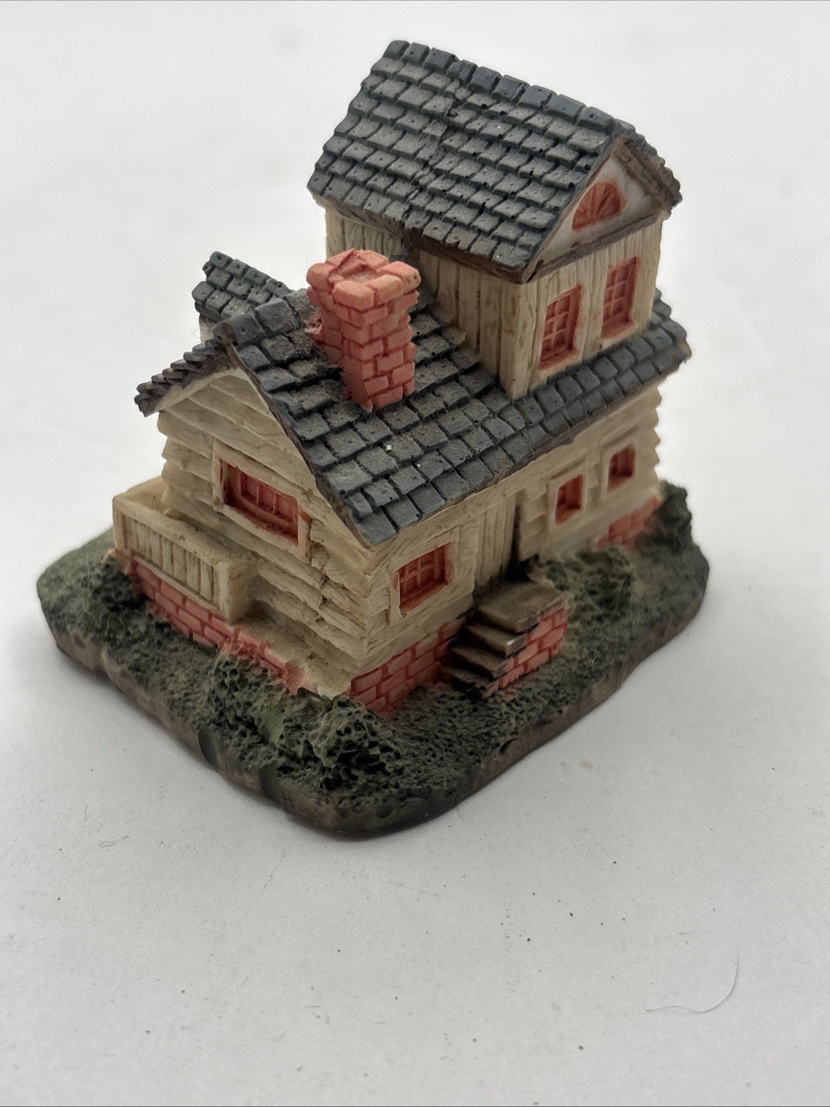 Tully’s General Store AH03 Liberty Falls Americana Collection Miniature House